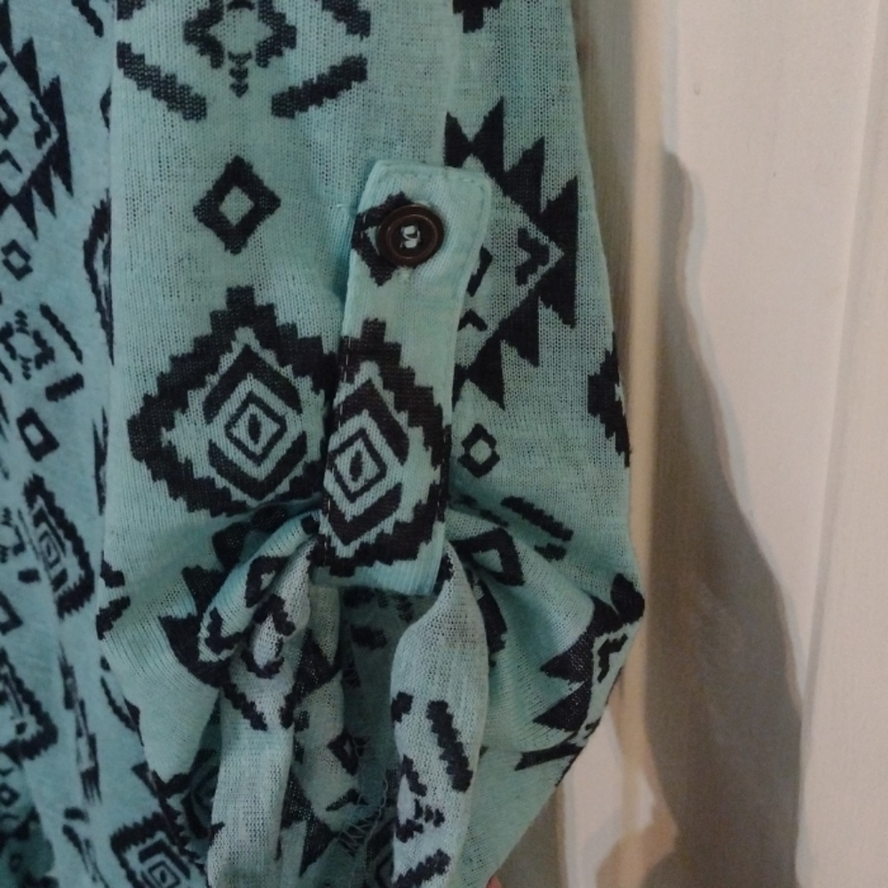 Button-Down Top - Picture 5 of 8